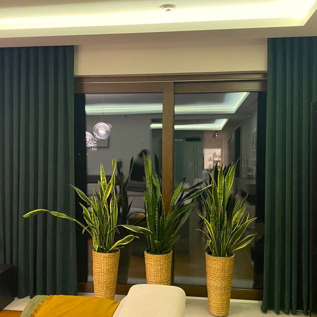 Living room drape, elegant matt, single colour, bottle green