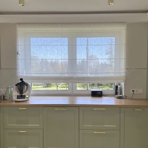Linen Roman blind for the kitchen