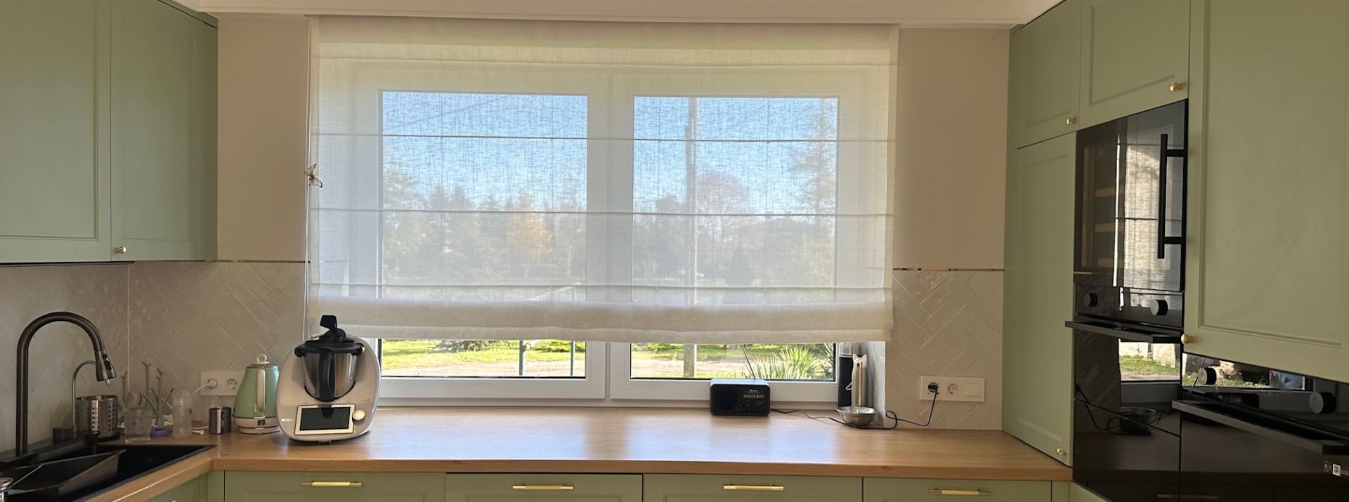 Roman blinds for the kitchen, what to consider when choosing. Our advice